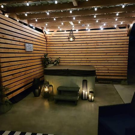 Desert Oasis With Hot Tub! 拉斯克鲁塞斯 外观 照片
