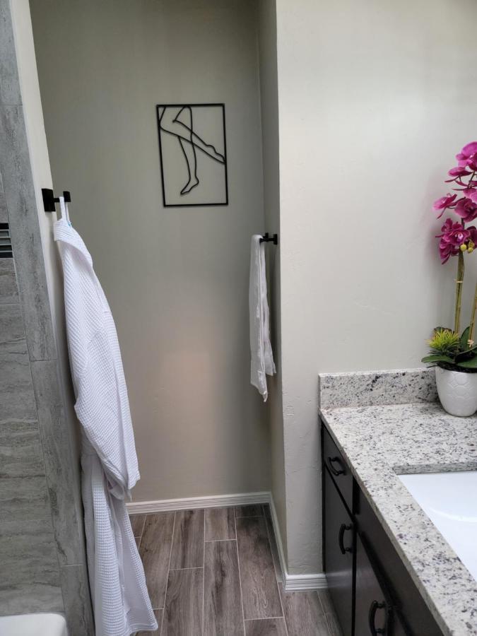 Desert Oasis With Hot Tub! 拉斯克鲁塞斯 外观 照片