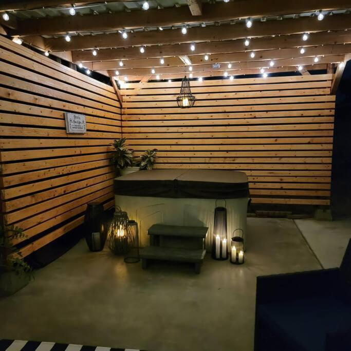 Desert Oasis With Hot Tub! 拉斯克鲁塞斯 外观 照片