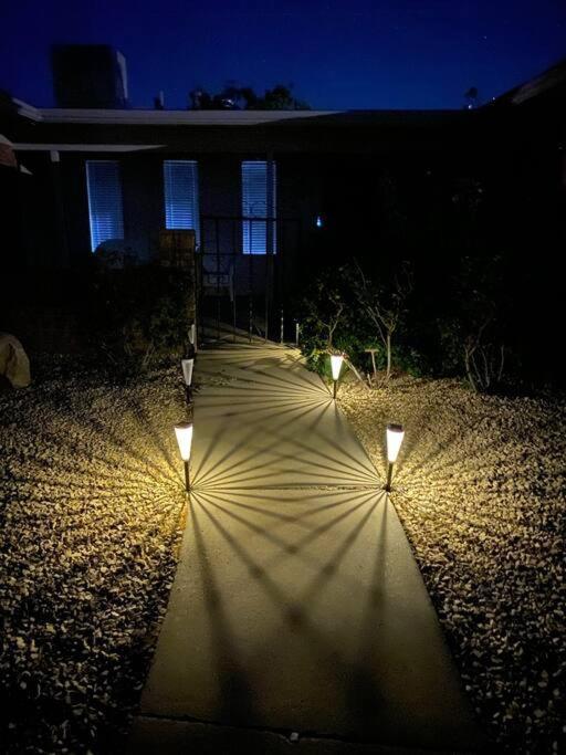 Desert Oasis With Hot Tub! 拉斯克鲁塞斯 外观 照片