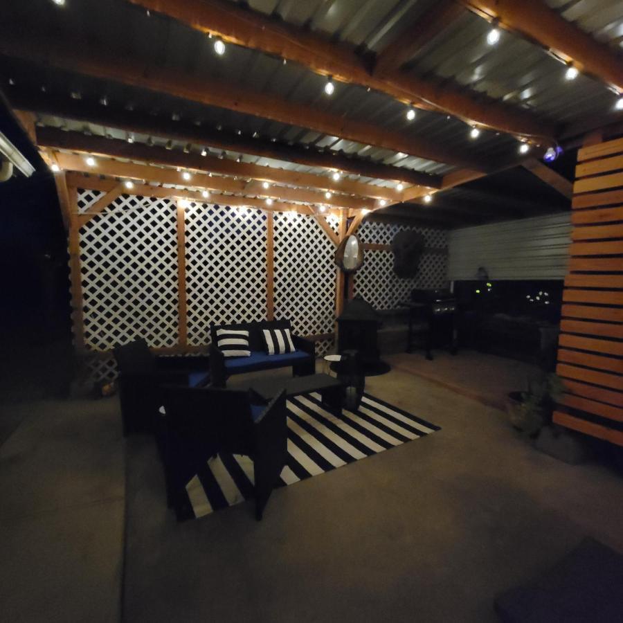 Desert Oasis With Hot Tub! 拉斯克鲁塞斯 外观 照片